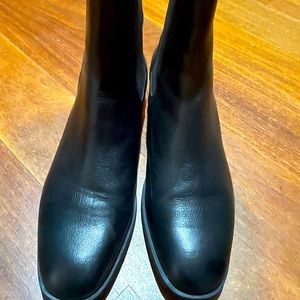 Kenneth Cole Reaction Chelsea Boots